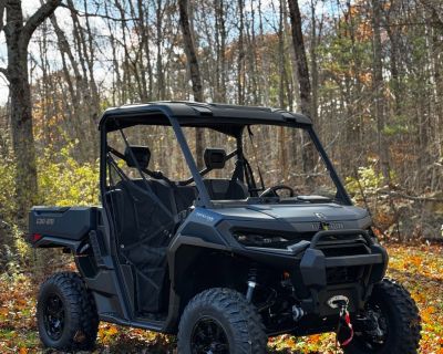 2026 Can-Am Defender XT HD11 with 10.25 in. touchscreen display Utility SxS Augusta, ME
