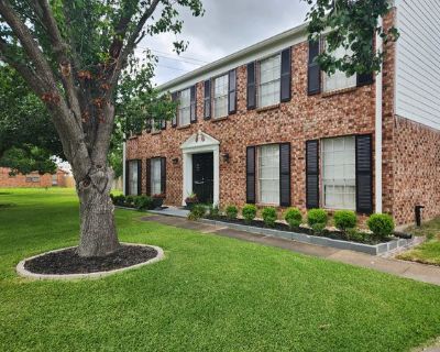 Meggie (Has a House) on iROOMit. Room in the 5 Bedroom 3BA House For Rent...