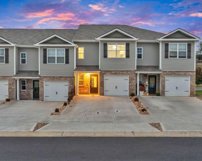 3 Bedroom 2BA 1418 ft Condo For Sale in Johnson City, TN