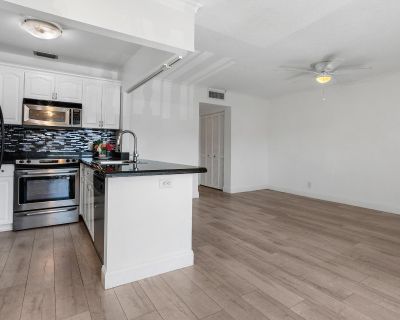 1 Bedroom 1BA 714 ft Condo For Rent in South Palm Beach, FL