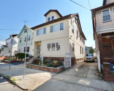 1 Bedroom 5BA Studio For Sale in Newark, NJ