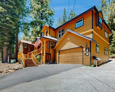4 Bedroom 2.5BA House Vacation Rental in Modern Mountain Home, Kings Beach, CA