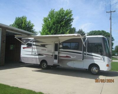 2013 Winnebago Vista 30T