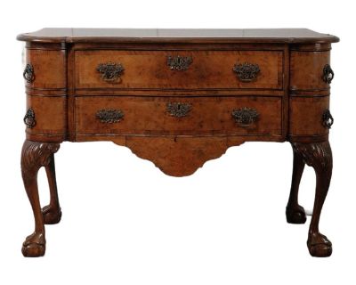 Early 20th Century English Burl Walnut Chippendale-Style Lowboy Ball-and-Claw Console