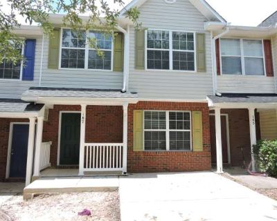 3 Bedroom 3BA 1564 ft Townhouse For Rent in Crestview, FL