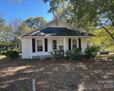 1 Bedroom 1BA 866 ft Single Family Home For Sale in Wingate, NC