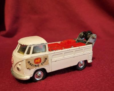 Corgi Race Team 1:43 Die-cast Single Cab Tow Truck