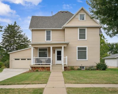 3 Bedroom 2BA 2088 ft Single Family House For Sale in Lancaster, WI