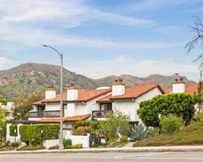 3 Bedroom 2BA 2081 ft Townhouse For Rent in Pacific Palisades (los Angeles), CA