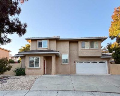 3 Bedroom 2.5BA 1873 ft Apartment For Rent in El Paso de Robles, CA