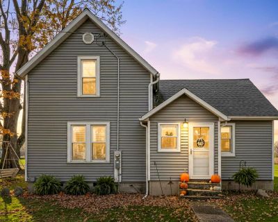 3 Bedroom 1BA 1376 ft Single Family House For Sale in Walkerton, IN