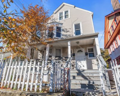 5 Bedroom 3BA Apartment For Sale in Asbury Park, NJ