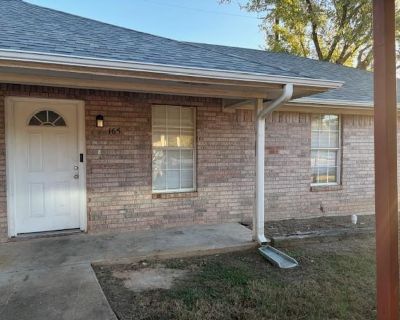 2 Bedroom 2BA 5373 ft Single Family House For Rent in Paris, TX