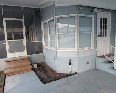 2 Bedroom 2BA 960 ft Mobile Home For Rent in Lantana, FL