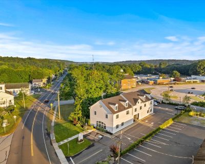 7BA 10000 ft Commercial Property For Sale in East Lyme, CT