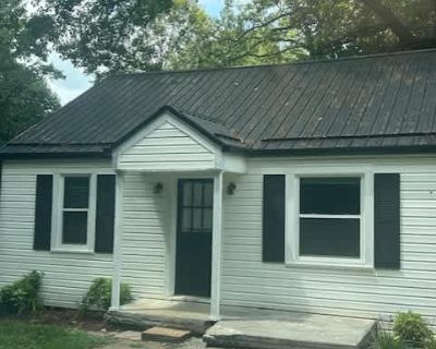 2 Bedroom 1BA 756 ft Pet-Friendly Apartment For Rent in Bristol, TN