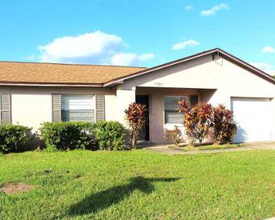 3 Bedroom 1.5BA 1116 ft Pet-Friendly Apartment For Rent in Orange County, FL