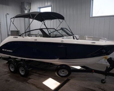 Introducing the 2025 Yamaha Boats SX220, a perfect blend of value, versatility, and affordability. This boat features a spacious cockpit, generous storage options, and efficient dual engines, making it an exceptional choice for your water adventures. Highlights include: **Cockpit and Bow:** - Snap-in Marine-Grade Woven Floor Mat - Ski Locker - Removable Dinette Table with Pedestal Mount (featur...