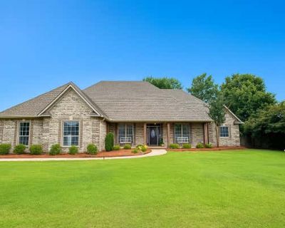 4 Bedroom 3BA 2615 ft Single Family Home For Sale in TUPELO, MS