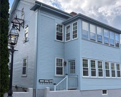 1 Bedroom 1BA 875 ft Apartment For Rent in Newport, RI