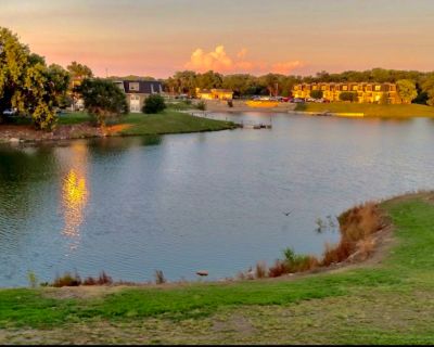 1 Bedroom 1BA 740 ft Pet-Friendly Apartment For Rent in Wichita, KS