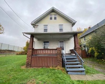 Large Single-Family Home in East Akron. Safe and family-friendly, Akron is home to several colleges, fun festivals, and beautiful parks. W/D hookup Pet friendly Parking Clubhouse Range Refrigerator Unit Amenities range refrigerator w/d hookup Property Amenities pet friendly clubhouse on-site laundry parking cats allowed dogs allowed. Pets allowed. 4 Bedroom. 1 Bathroom. 1248 ft