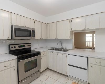 3 Bedroom 2BA 1400 ft Office Space For Rent in Miami, FL