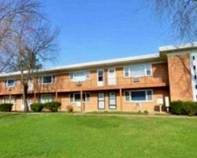 2 Bedroom 1BA 910 ft Apartment For Rent in Machesney Park, IL
