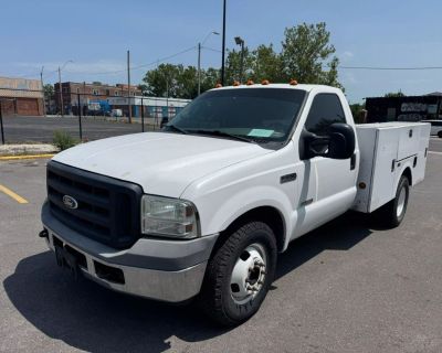 2006 Ford F350 Super Duty Regular Cab & Chassis 141  W.B. 2D