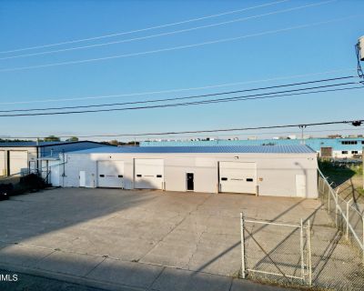 3050 ft Commercial Property For Rent in Bismarck, ND