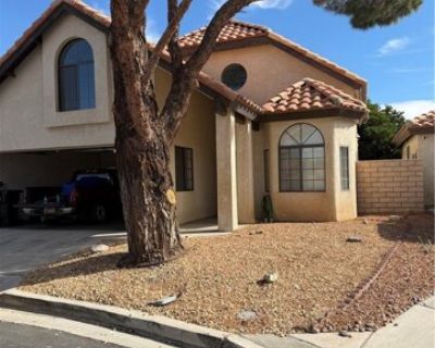 11530 Pepper Ln. Jess Ranch, Gated senior community. 2 Master bedrooms plus another room upstairs for living, storage or office or whatever. Huge living area, Dining area, cozy Fireplace, Lots of storage, 2 car garage, loft area at the stair top with a view down into the living space. Owner pays for ground upkeep and HOA.. 2 Bedroom. 3 Bathroom. 1797 ft