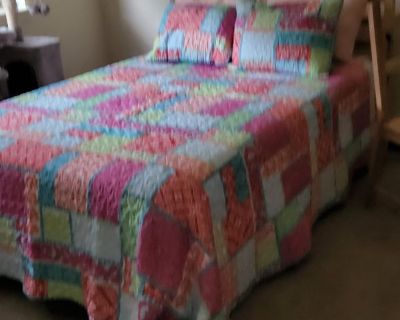 Lisa Peterson (Has an Apartment) on iROOMit. Room in the 2 Bedroom 1BA...