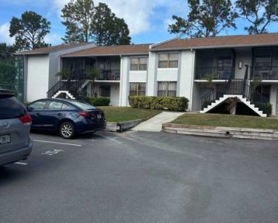 2 Bedroom 2BA 1035 ft Pet-Friendly Apartment For Rent in Feather Sound, FL