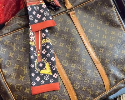82 Louis Vuitton, Chanel, Gucci, Hermes