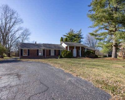 3 Bedroom 3BA 2368 ft Single Family Home For Sale in PARIS, KY