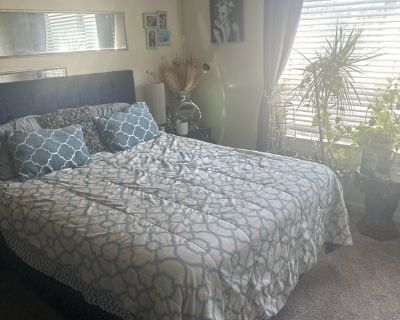 Total rooms: 2. Deposit: $400.00 * Utilities included?: No * Fees apply?: No. References required. Males preferred. Non-smoking. Not for couples. Age preference: 21 - 50. Furnishings: Furnished * Parking: Yes * Garage: Yes * Yard/patio: Yes * Balcony/roof terrace: Yes * Disabled access: Yes * Living room: shared * Broadband included: Yes. Availability Available Now Minimum term 4 months Maximum...