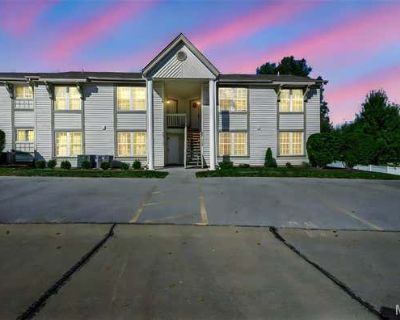 2 Bedroom 1BA 852 ft Condominium For Sale in ST PETERS, MO