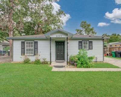 3 Bedroom 1BA 1280 ft Single-Family House For Sale in Houston, TX