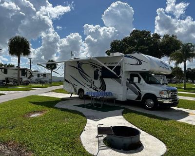 2021 Thor Motor Coach Four Winds 27R For Sale by Dealer in Cape Coral, Florida