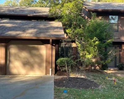 3 Bedroom 4BA 2114 ft Pet-Friendly Apartment For Rent in Kirkwood, MO