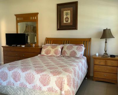 1 Bedroom 1BA 450 ft Furnished Condo For Rent in Port St Lucie, FL