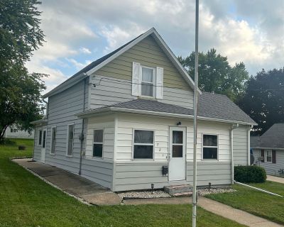 3 Bedroom 1BA 900 ft Single Family House For Sale in Lancaster, WI