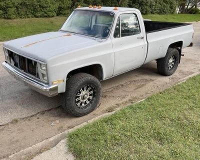 1983 Chevy 3/4 ton 350 4 bolt main has 18inxd wheels 305/65/18 has longtube header