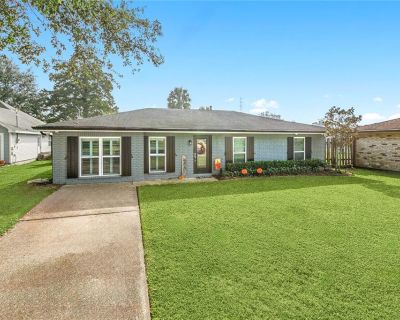 3 Bedroom 2BA 1416 ft Single Family House For Sale in Belle Chasse, LA