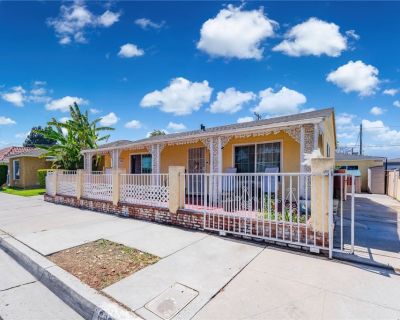 4 Bedroom 2BA 1651 ft Multi-Family For Sale in Paramount, CA