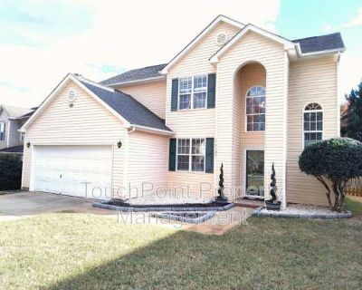 3 Bedroom 3BA 2024 ft Pet-Friendly Apartment For Rent in Charlotte, NC