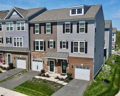 4 Bedroom 4BA 2133 ft Condo For Sale in HAYMARKET, VA