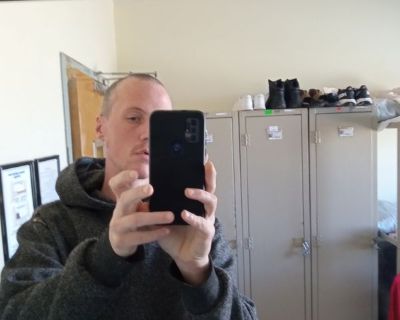 Robert - Needs an Apartment on iROOMit or a Room