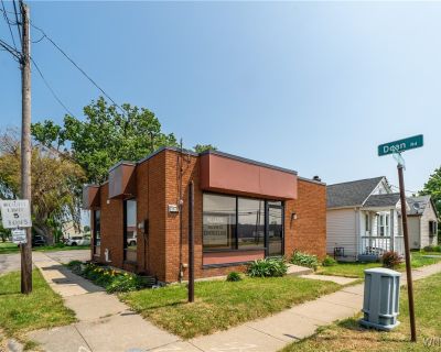 1680 ft Commercial Property For Sale in Cheektowaga, NY
