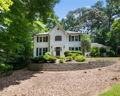 4 Bedroom 2BA 2678 ft House For Rent in Berkeley Lake, GA